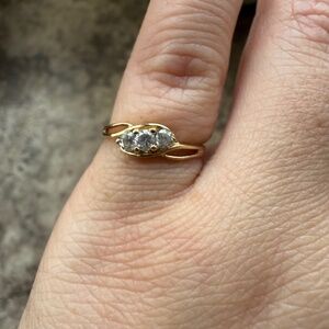 Size 4 gold plated ring